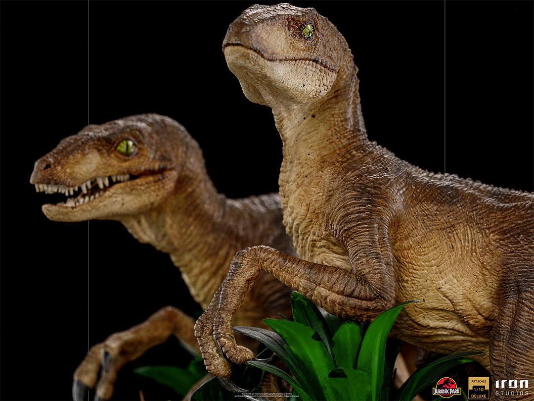 IRO28259 Jurassic Park - Two Raptors Deluxe 1:10 Scale Statue - Iron Studios - Titan Pop Culture
