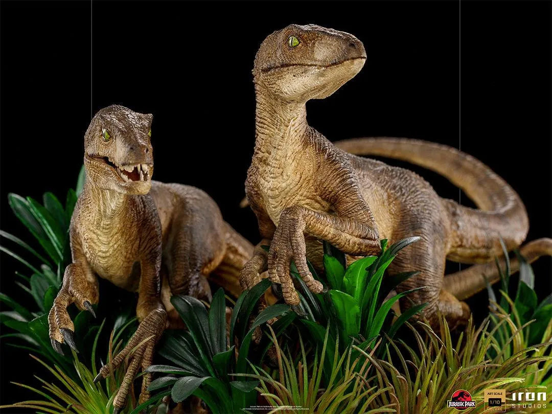 IRO28259 Jurassic Park - Two Raptors Deluxe 1:10 Scale Statue - Iron Studios - Titan Pop Culture