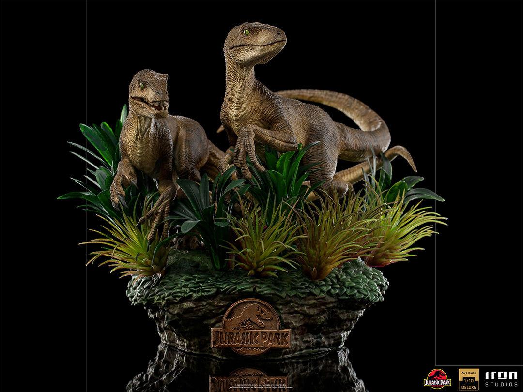 IRO28259 Jurassic Park - Two Raptors Deluxe 1:10 Scale Statue - Iron Studios - Titan Pop Culture