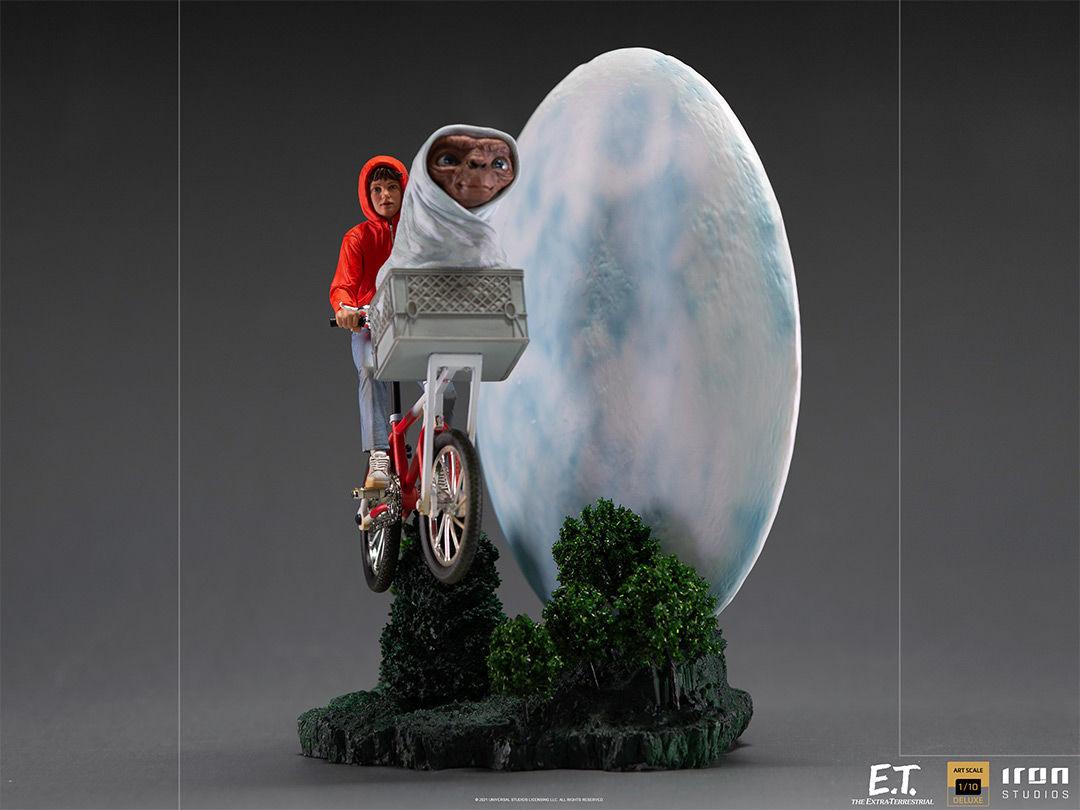 IRO28273 E.T. the Extra-Terrestrial - E.T. & Elliot Deluxe 1:10 Scale Statue - Iron Studios - Titan Pop Culture