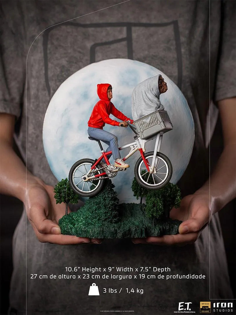 IRO28273 E.T. the Extra-Terrestrial - E.T. & Elliot Deluxe 1:10 Scale Statue - Iron Studios - Titan Pop Culture