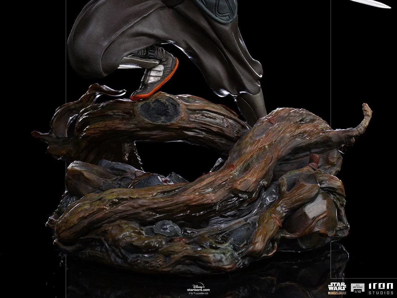 IRO28563 Star Wars - Ahsoka Tano 1:10 Scale Statue - Iron Studios - Titan Pop Culture