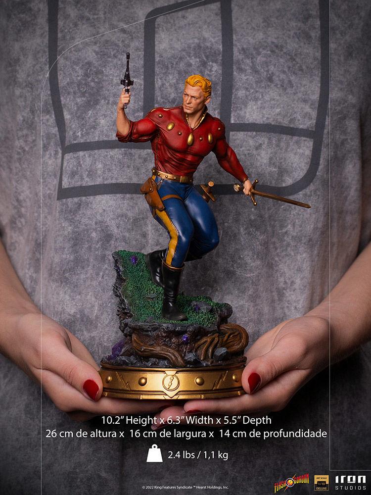 IRO28891 Flash Gordon - Flash Gordon Deluxe 1:10 Scale Statue - Iron Studios - Titan Pop Culture