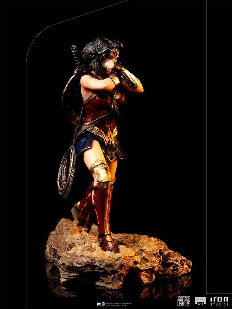 IRO29195 Zack Snyder's Justice League (2021) - Wonder Woman 1:10 Scale Statue - Iron Studios - Titan Pop Culture