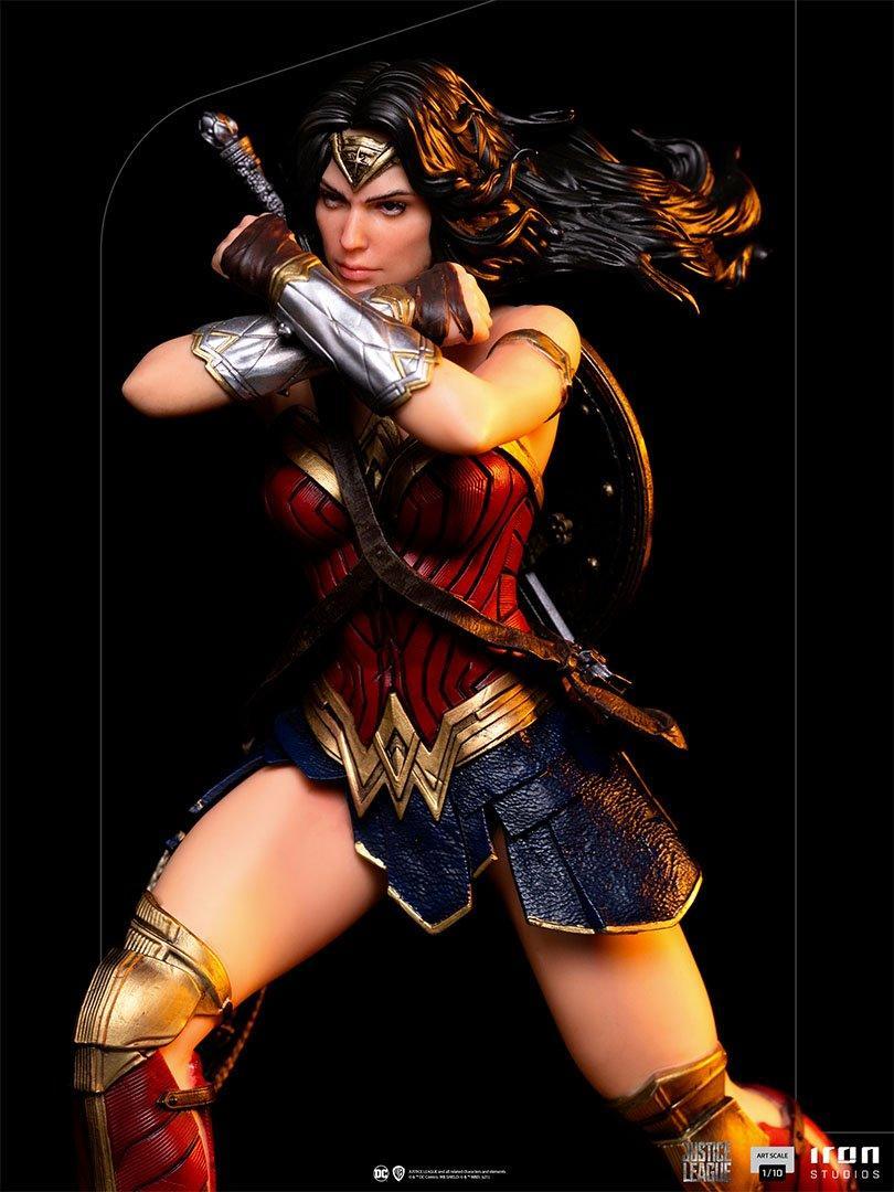 IRO29195 Zack Snyder's Justice League (2021) - Wonder Woman 1:10 Scale Statue - Iron Studios - Titan Pop Culture