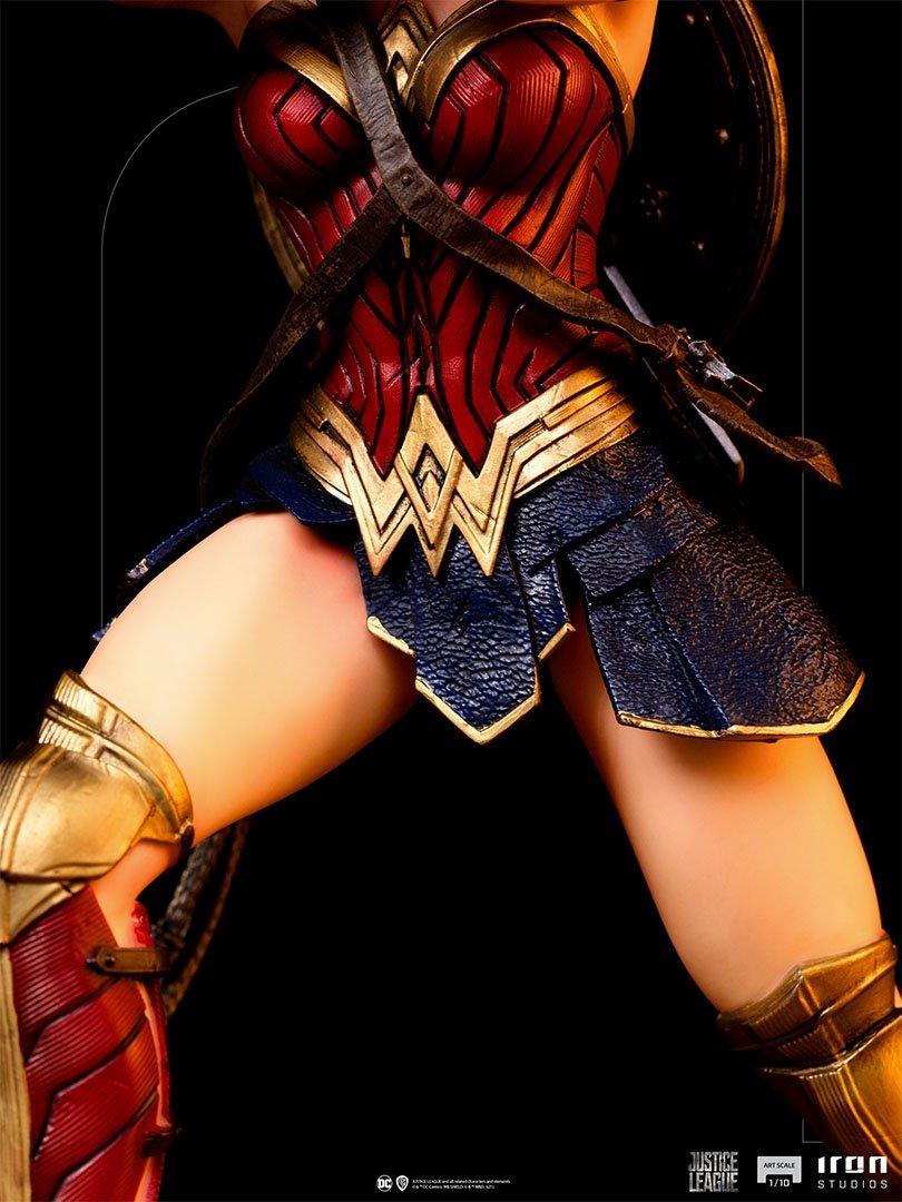 IRO29195 Zack Snyder's Justice League (2021) - Wonder Woman 1:10 Scale Statue - Iron Studios - Titan Pop Culture