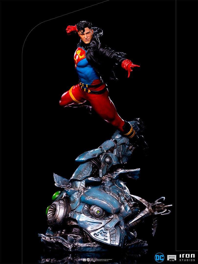 IRO29225 Superman - Superboy 1:10 Scale Statue - Iron Studios - Titan Pop Culture