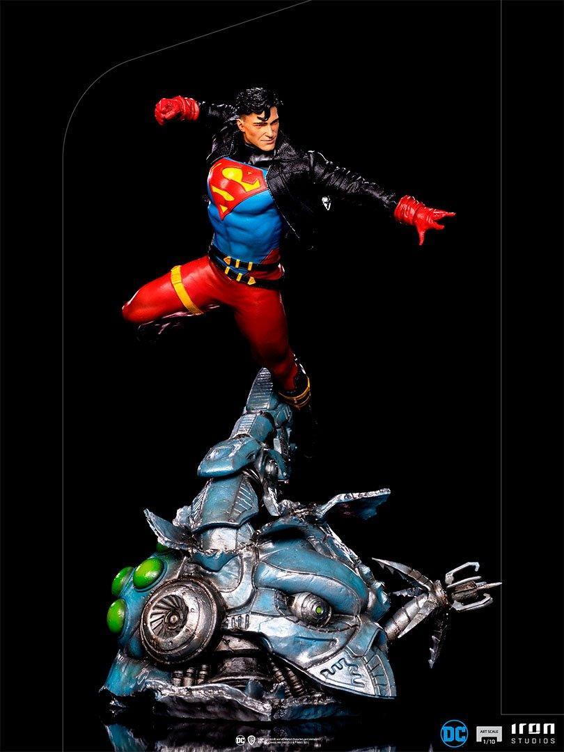 IRO29225 Superman - Superboy 1:10 Scale Statue - Iron Studios - Titan Pop Culture