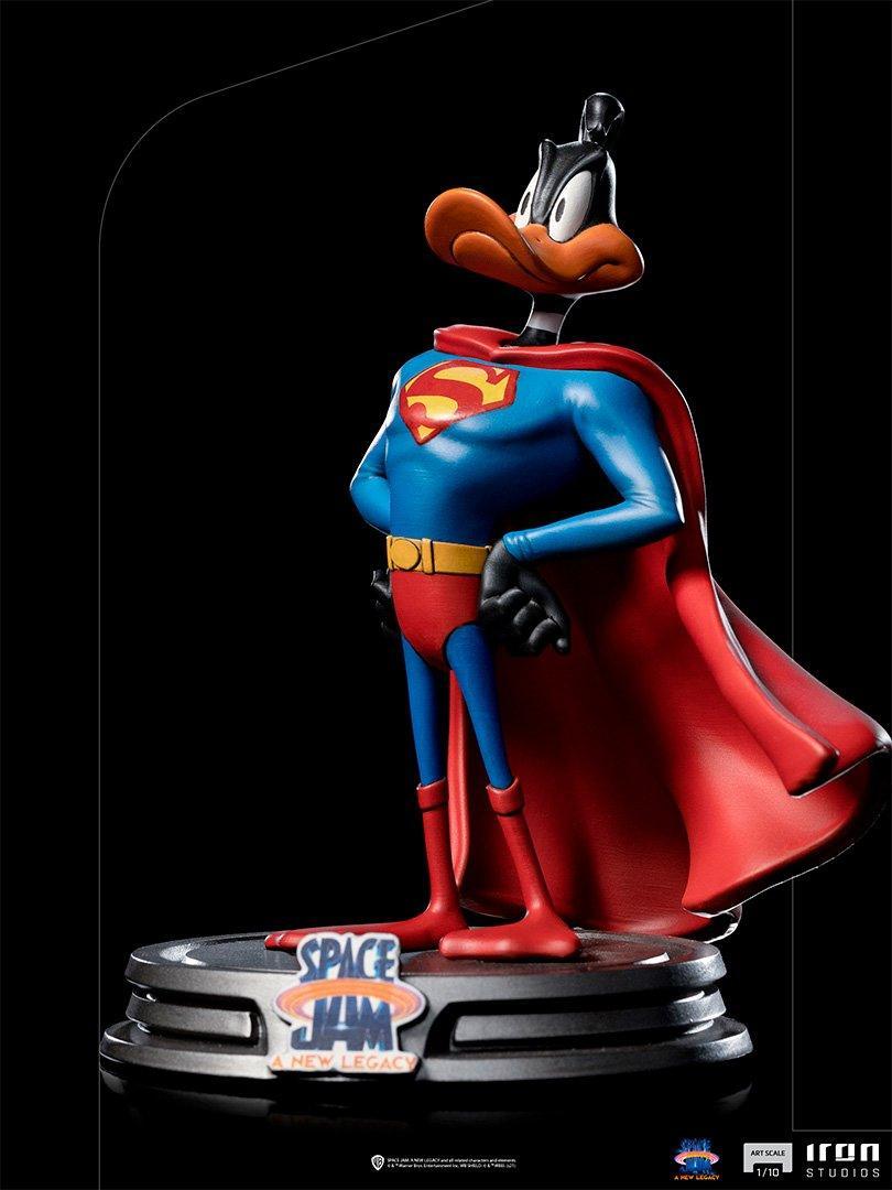 IRO29232 Space Jam 2: A New Legacy - Daffy Duck Superman 1:10 Scale Statue - Iron Studios - Titan Pop Culture