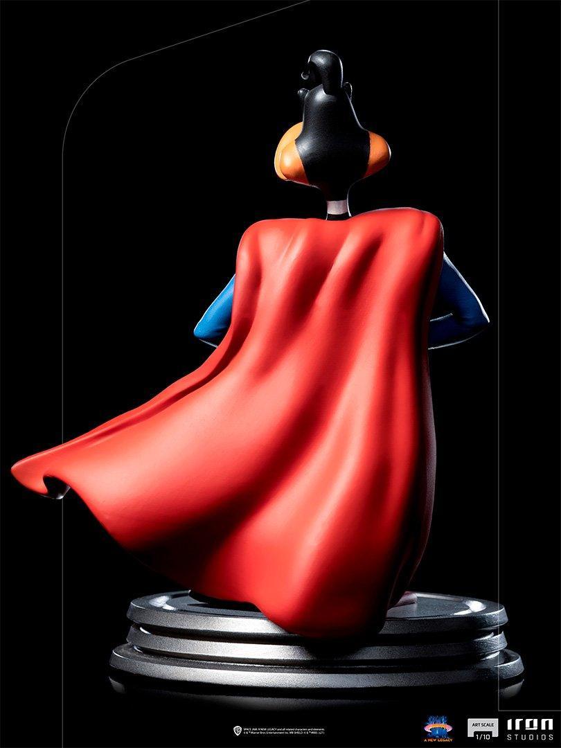 IRO29232 Space Jam 2: A New Legacy - Daffy Duck Superman 1:10 Scale Statue - Iron Studios - Titan Pop Culture