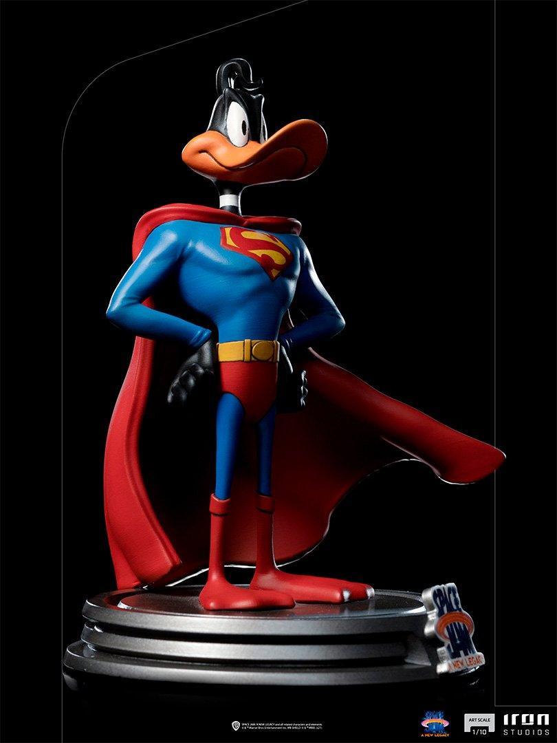 IRO29232 Space Jam 2: A New Legacy - Daffy Duck Superman 1:10 Scale Statue - Iron Studios - Titan Pop Culture