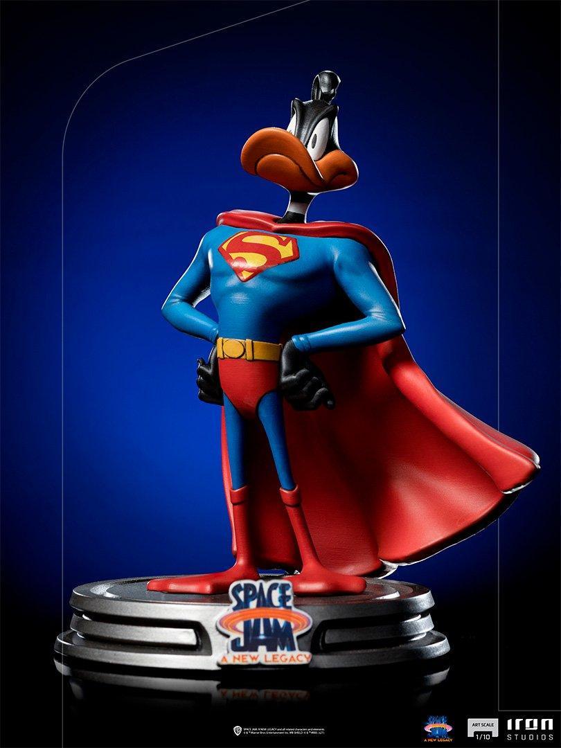 IRO29232 Space Jam 2: A New Legacy - Daffy Duck Superman 1:10 Scale Statue - Iron Studios - Titan Pop Culture