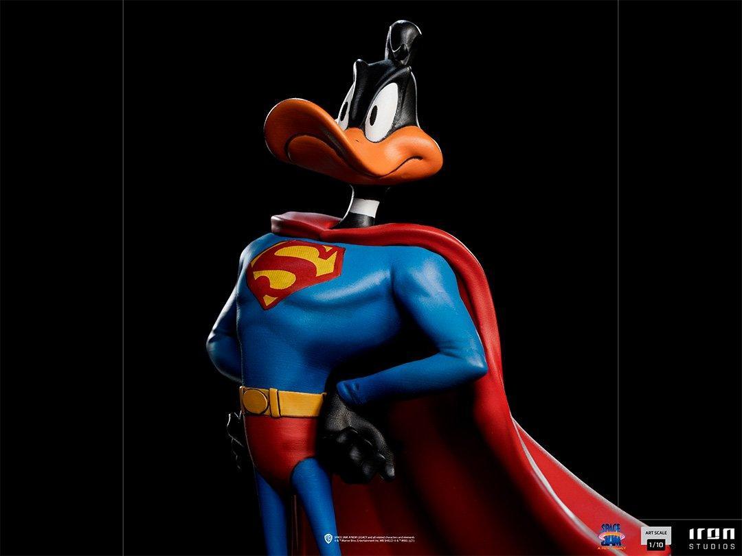 IRO29232 Space Jam 2: A New Legacy - Daffy Duck Superman 1:10 Scale Statue - Iron Studios - Titan Pop Culture