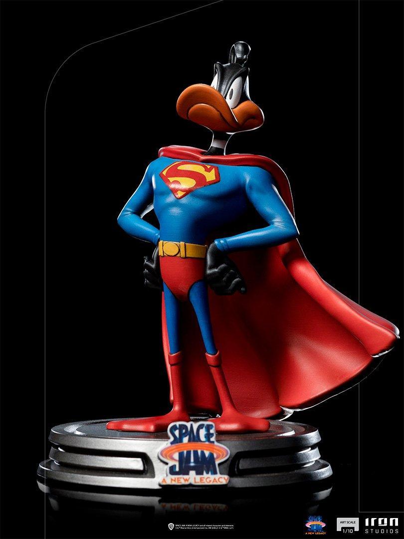 IRO29232 Space Jam 2: A New Legacy - Daffy Duck Superman 1:10 Scale Statue - Iron Studios - Titan Pop Culture