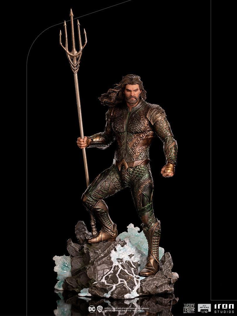 IRO29270 Zack Snyder's Justice League (2021) - Aquaman 1:10 Scale Statue - Iron Studios - Titan Pop Culture