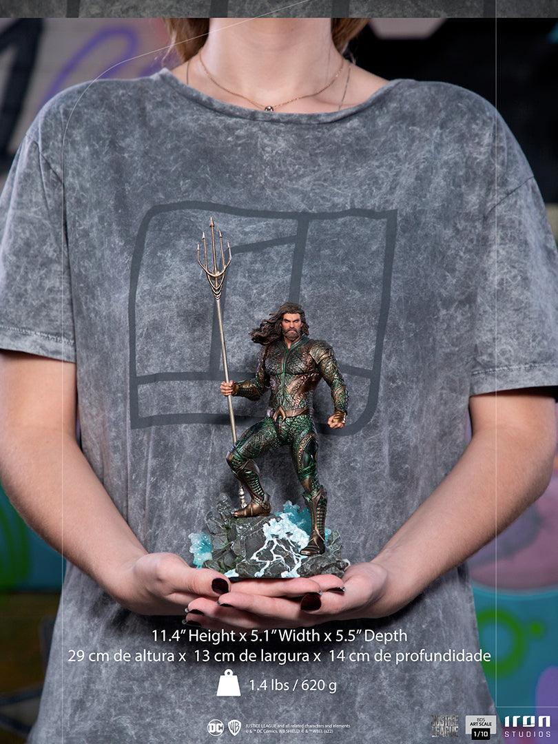 IRO29270 Zack Snyder's Justice League (2021) - Aquaman 1:10 Scale Statue - Iron Studios - Titan Pop Culture