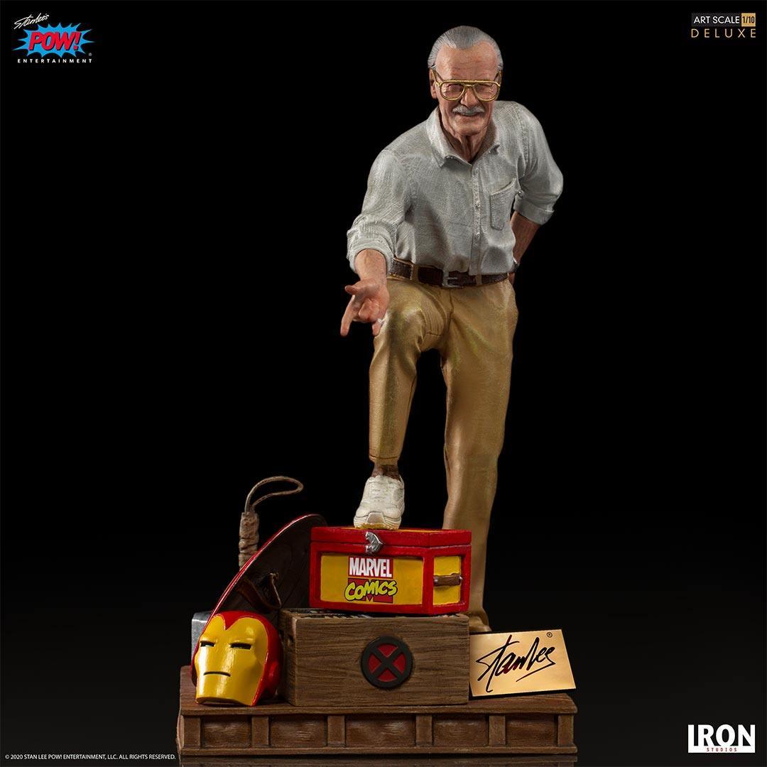 IRO34232 Stan Lee - Deluxe 1:10 Scale Statue - Iron Studios - Titan Pop Culture