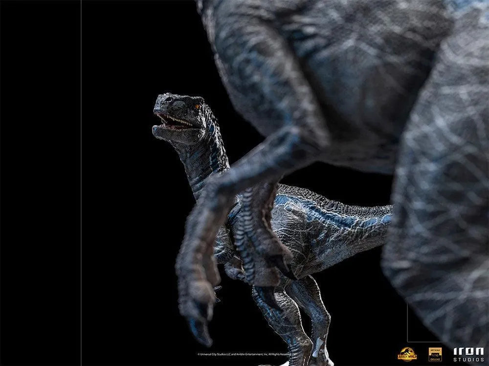 IRO51024 Jurassic World 3: Dominion - Blue & Beta 1:10 Scale Statue - Iron Studios - Titan Pop Culture