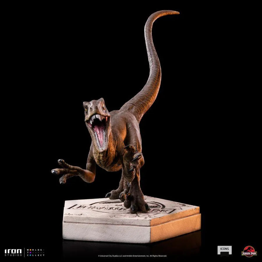 IRO52014 Jurassic Park - Velociraptor A Icons Statue - Iron Studios - Titan Pop Culture