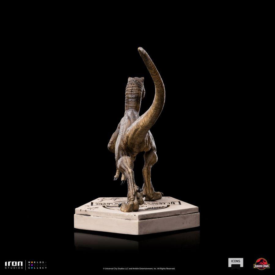 IRO52021 Jurassic Park - Velociraptor B Icons Statue - Iron Studios - Titan Pop Culture