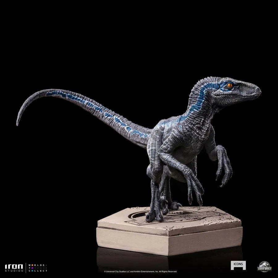 IRO52052 Jurassic World - Velociraptor B Blue Statue - Iron Studios - Titan Pop Culture