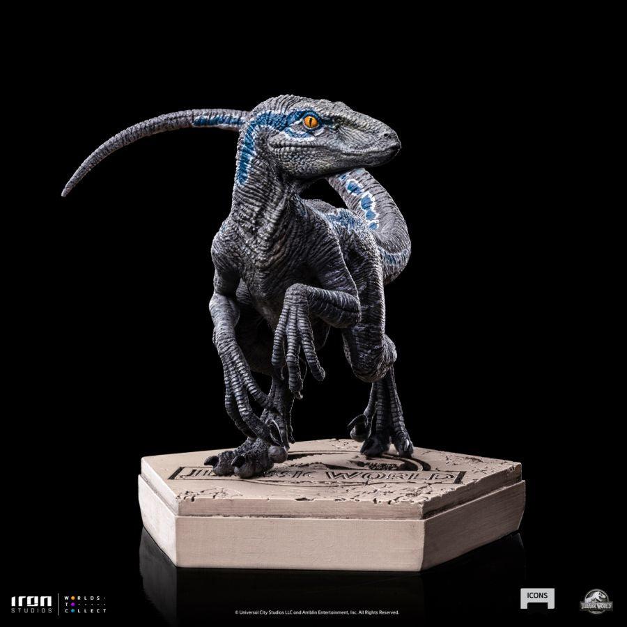 IRO52052 Jurassic World - Velociraptor B Blue Statue - Iron Studios - Titan Pop Culture