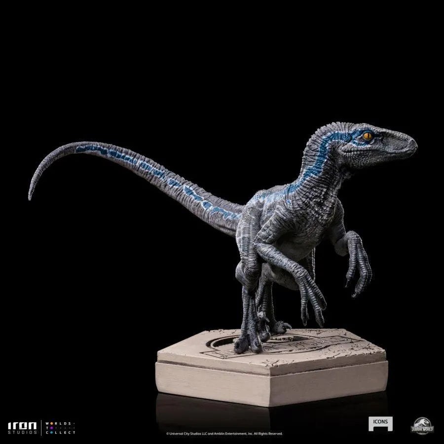 IRO52052 Jurassic World - Velociraptor B Blue Statue - Iron Studios - Titan Pop Culture