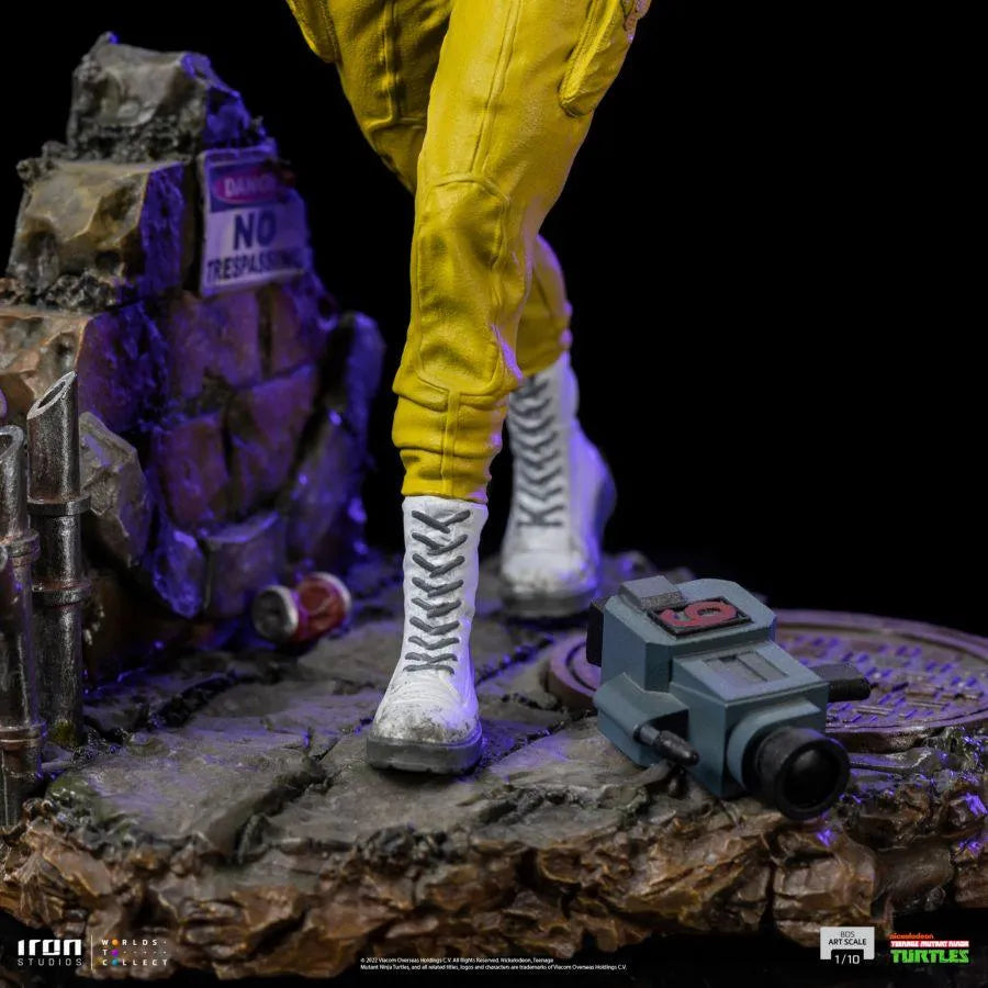 IRO52120 Teenage Mutant Ninja Turtles (tv 1987) - April O'Neil 1:10 Scale Statue - Iron Studios - Titan Pop Culture
