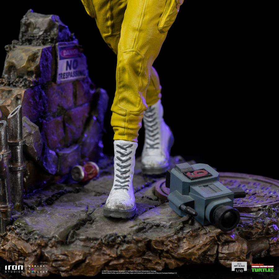 IRO52120 Teenage Mutant Ninja Turtles (tv 1987) - April O'Neil 1:10 Scale Statue - Iron Studios - Titan Pop Culture