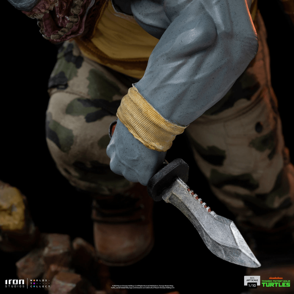 IRO53219 Teenage Mutant Ninja Turtles - Rocksteady 1:10 Scale Statue - Iron Studios - Titan Pop Culture