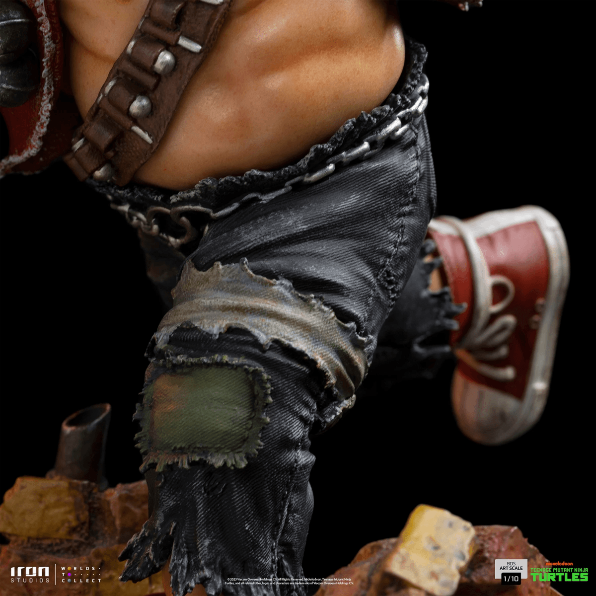 IRO53226 Teenage Mutant Ninja Turtles - Bebop 1:10 Scale Statue - Iron Studios - Titan Pop Culture