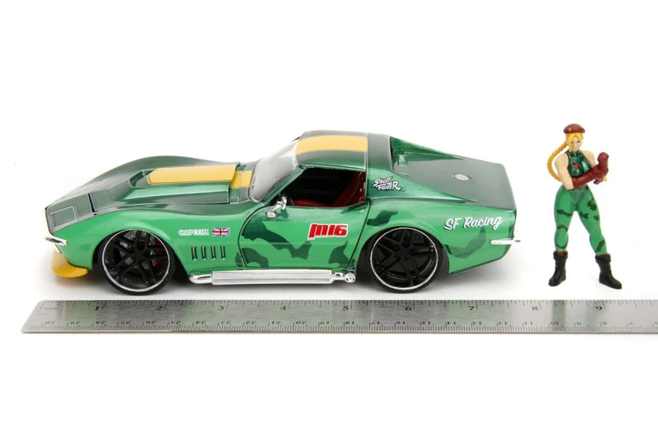 JAD30837 Street Fighter - Chevrolet Corvette Stingray ZL1 (1969) 1:22 Scale with Cammy Figure - Jada Toys - Titan Pop Culture