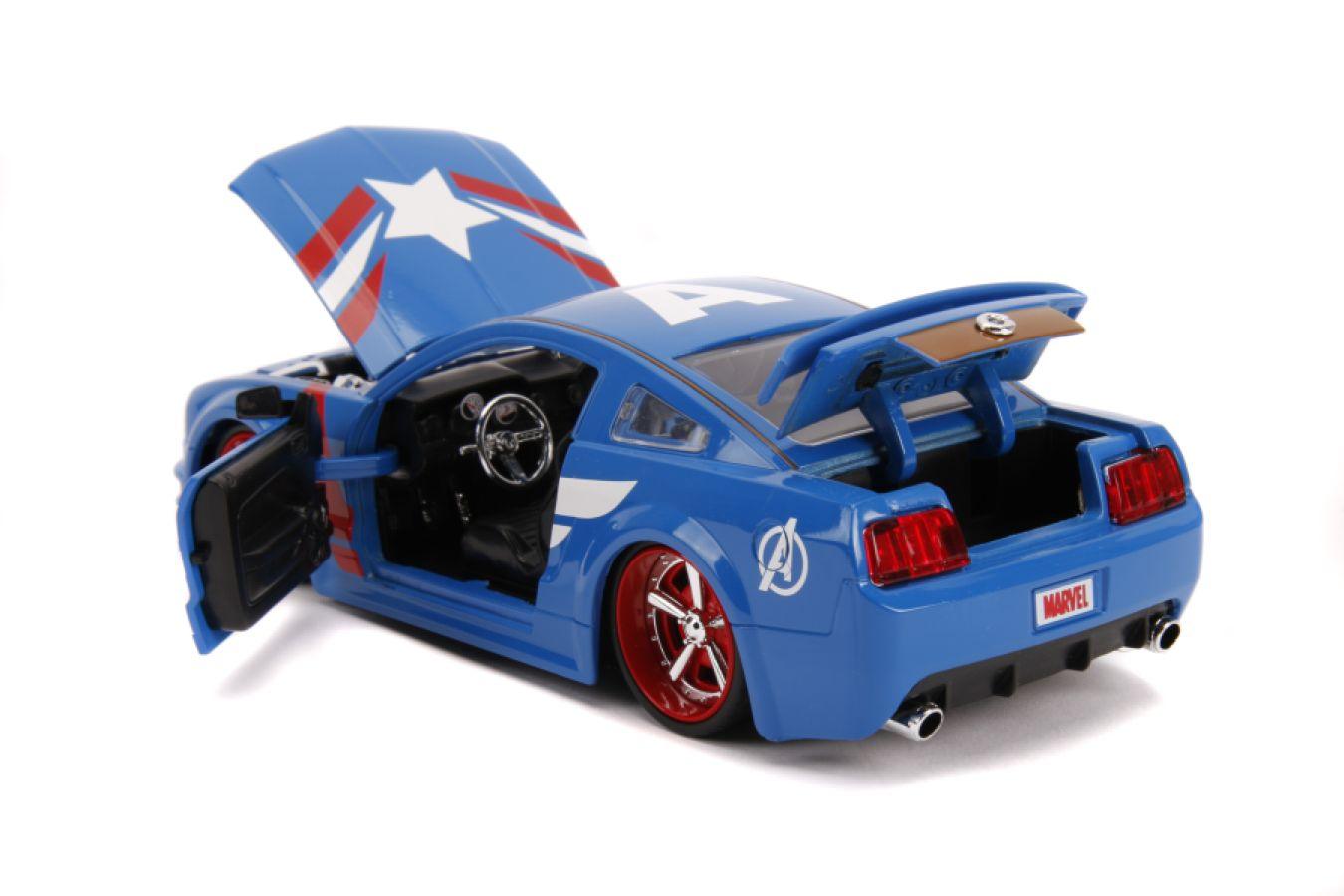 JAD31187 Marvel Comics - Captain America 2006 Ford Mustang GT 1:24 Scale Hollywood Ride - Jada Toys - Titan Pop Culture