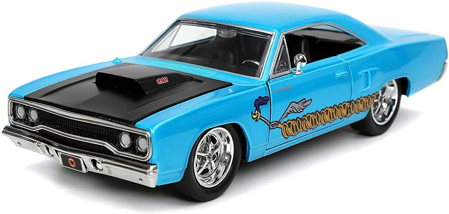 JAD32038 Looney Tunes - Plymouth Road Runner 1970 with Wile E Coyote 1:24 Scale Hollywood Ride - Jada Toys - Titan Pop Culture