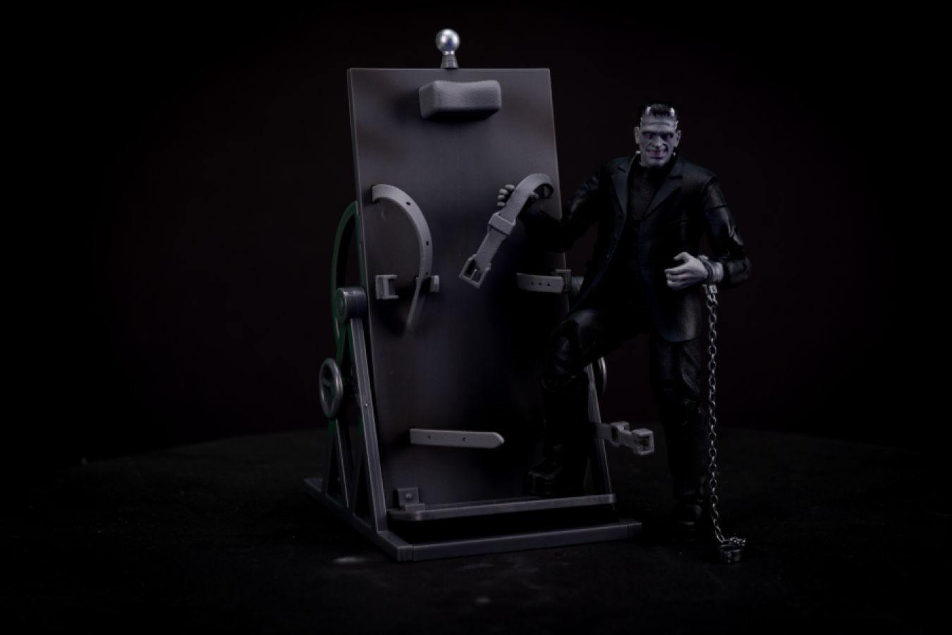 JAD32676 Universal Monsters - Frankenstein Deluxe Box Set - NECA - Titan Pop Culture