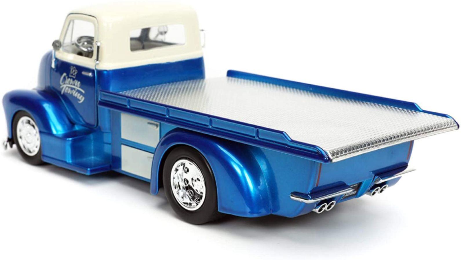 JAD32708 Just Trucks - 1952 Chevy COE Flatbed 1:24 Scale - Jada Toys - Titan Pop Culture