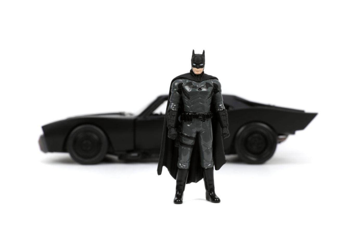 JAD32731 The Batman - Batmobile with Batman 1:24 Scale Hollywood Ride - Jada Toys - Titan Pop Culture