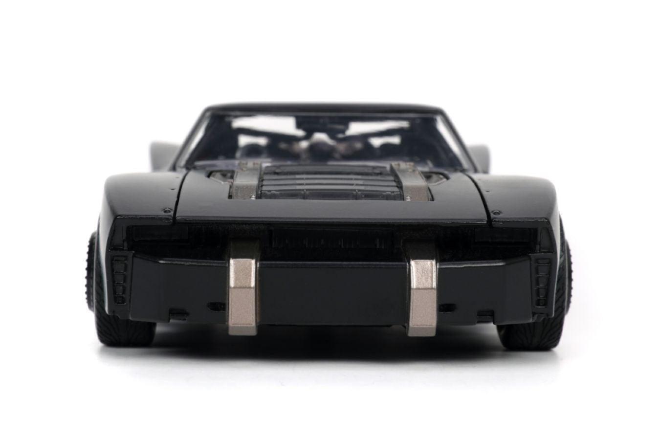 JAD32731 The Batman - Batmobile with Batman 1:24 Scale Hollywood Ride - Jada Toys - Titan Pop Culture