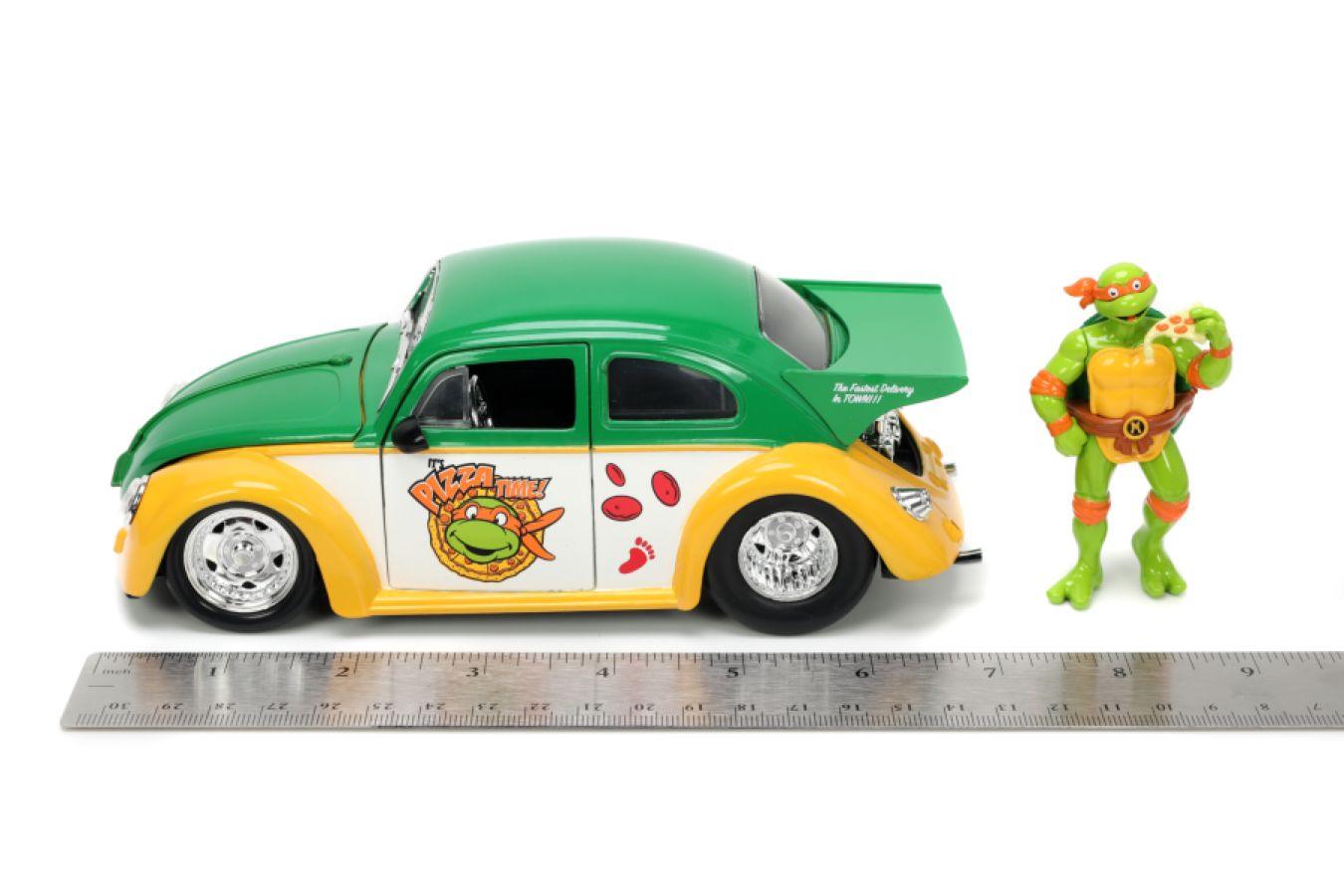 JAD33741 Teenage Mutant Ninja Turtles (TV 1987) - VW Beetle with Michelangelo 1:24 Scale - Jada Toys - Titan Pop Culture