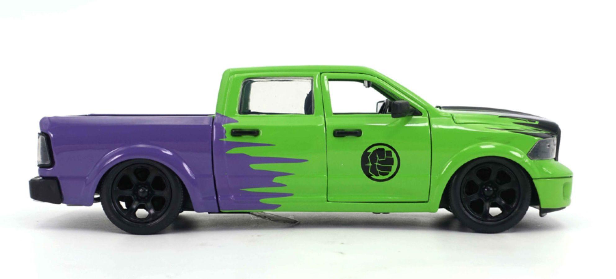 JAD99726 Marvel Comics - 2014 Dodge Ram 1500 1:32 Scale Hollywood Rides with Hulk Set - Jada Toys - Titan Pop Culture