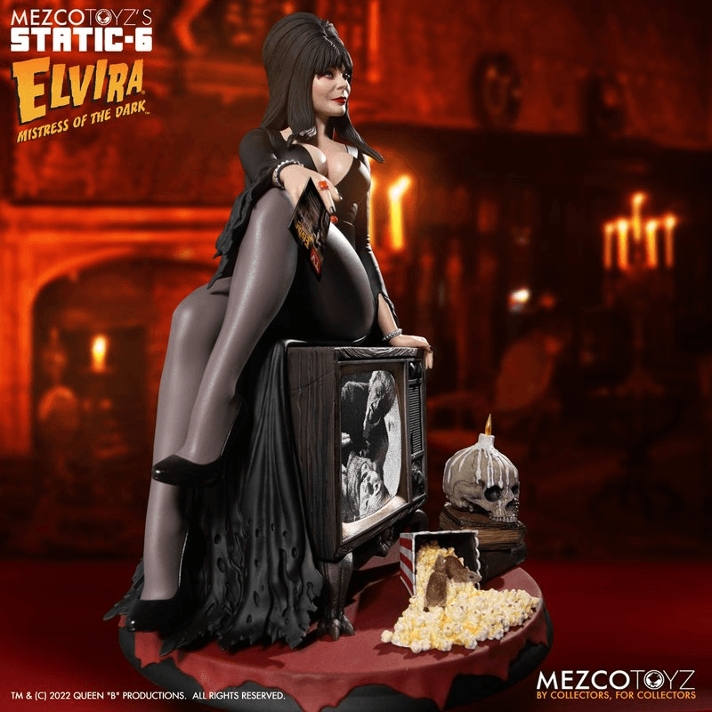 MEZ14016 Elvira - Elvira Mistress of the Dark Statue - Mezco Toyz - Titan Pop Culture