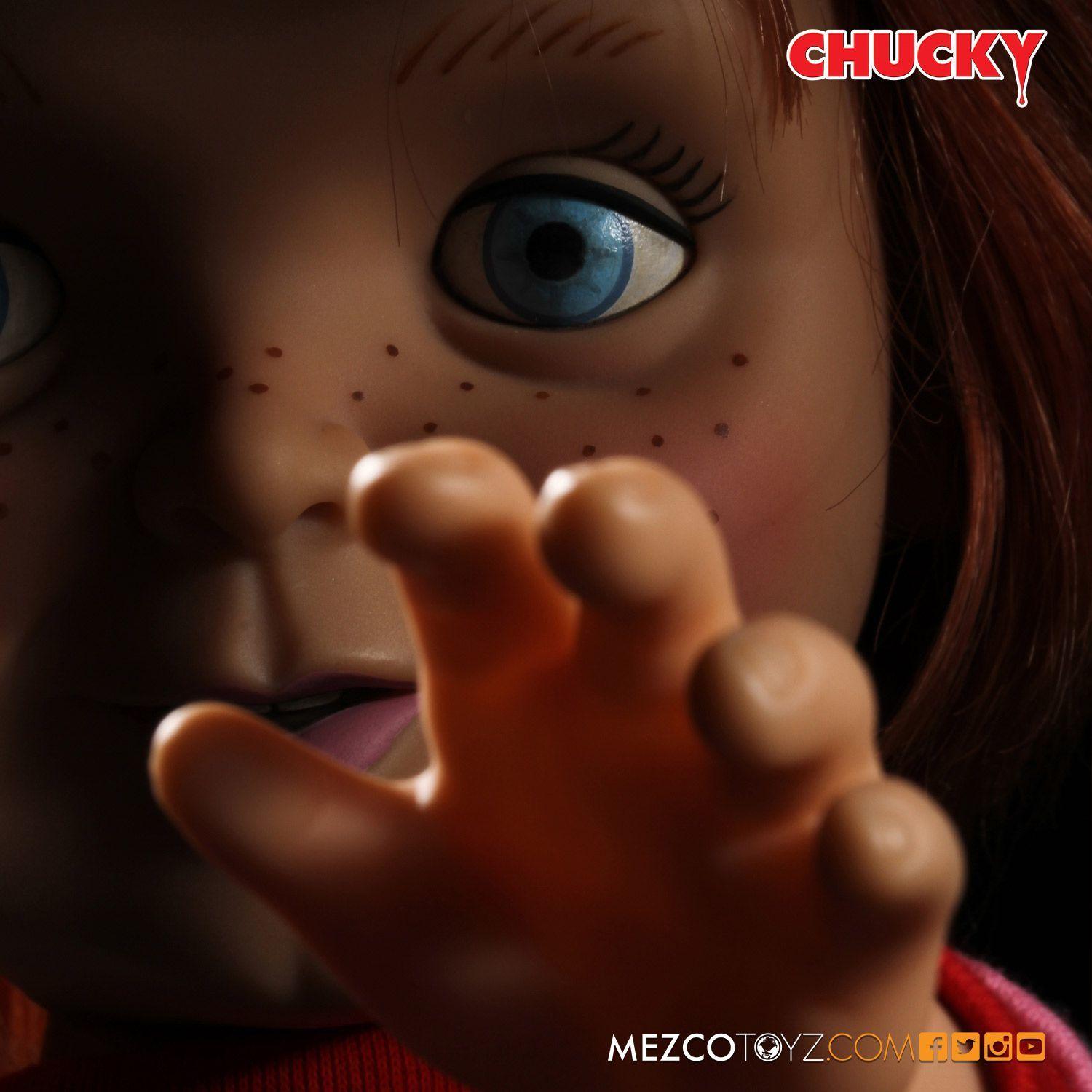 MEZ78004 Child's Play - Good Guys 15" Chucky Doll - Mezco Toyz - Titan Pop Culture