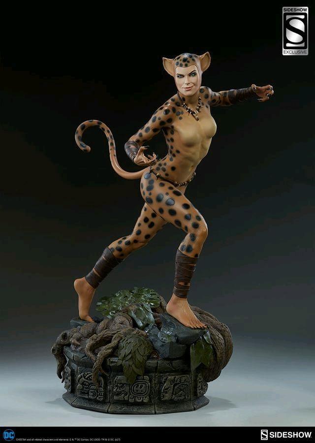 SID300476 Wonder Woman - Cheetah Premium Format Statue Exclusive - Sideshow Collectibles - Titan Pop Culture