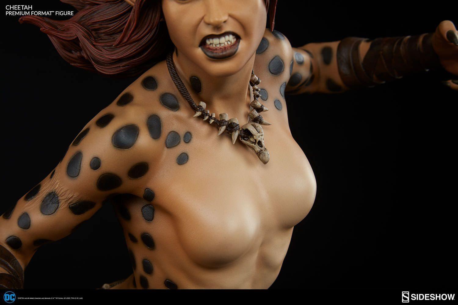 SID300476 Wonder Woman - Cheetah Premium Format Statue Exclusive - Sideshow Collectibles - Titan Pop Culture