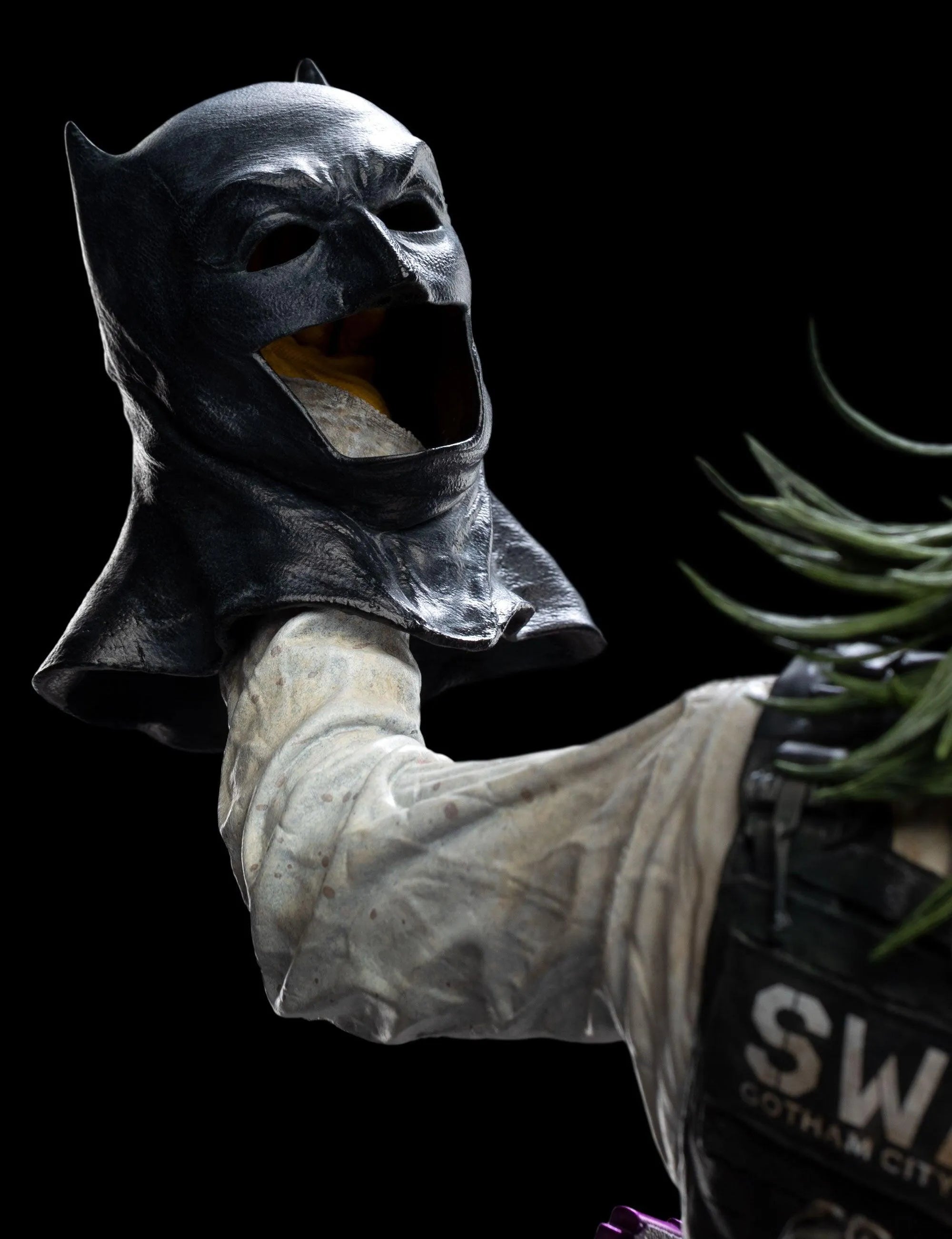 WET03751 Zack Snyder's Justice League (2021) - The Joker 1:4 Scale Statue - Weta Workshop - Titan Pop Culture