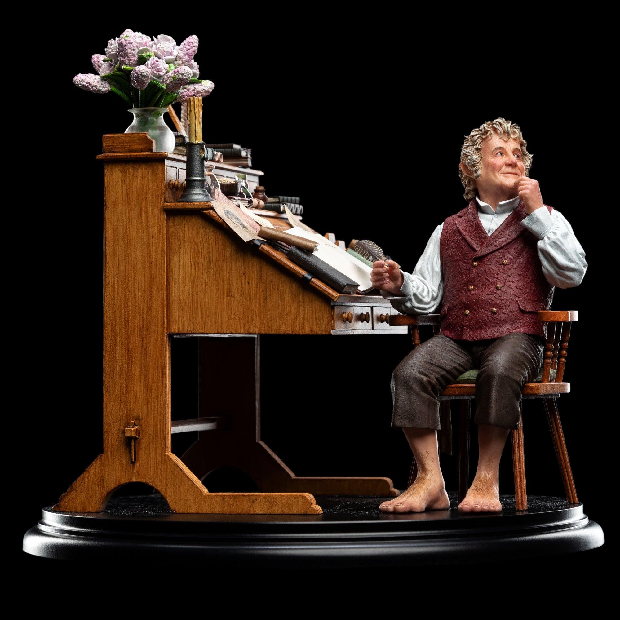 WET03756 The Lord of the Rings - Bilbo Baggins at his desk Classic Series 1:6 Scale Statue - Weta Workshop - Titan Pop Culture