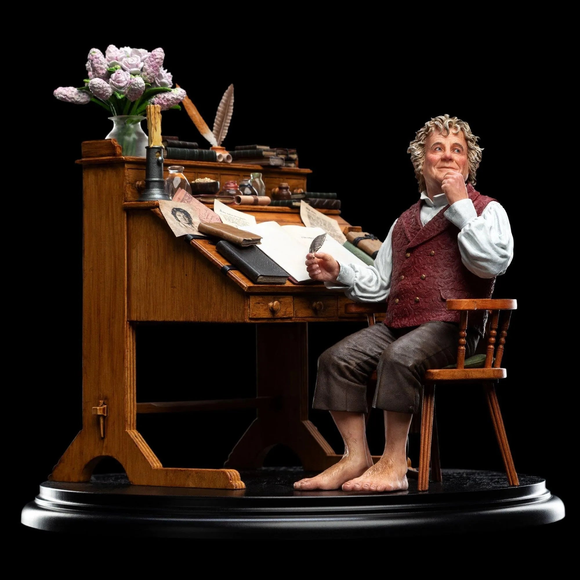 WET03756 The Lord of the Rings - Bilbo Baggins at his desk Classic Series 1:6 Scale Statue - Weta Workshop - Titan Pop Culture