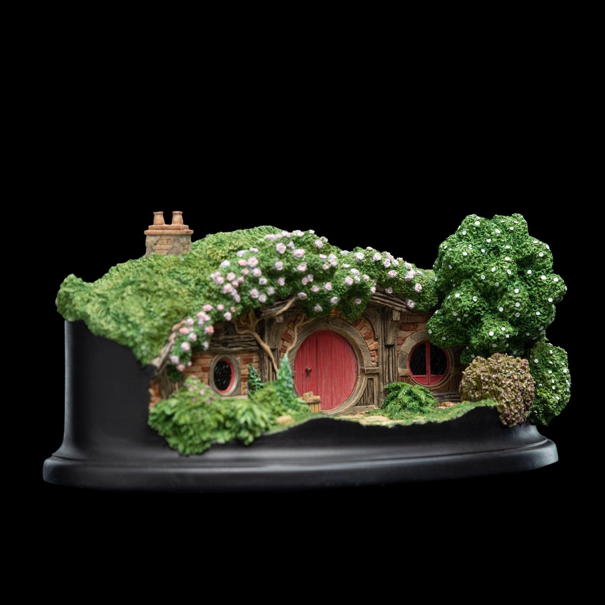 WET04225 The Hobbit - #22 Pine Grove Hobbit Hole Diorama - Weta Workshop - Titan Pop Culture