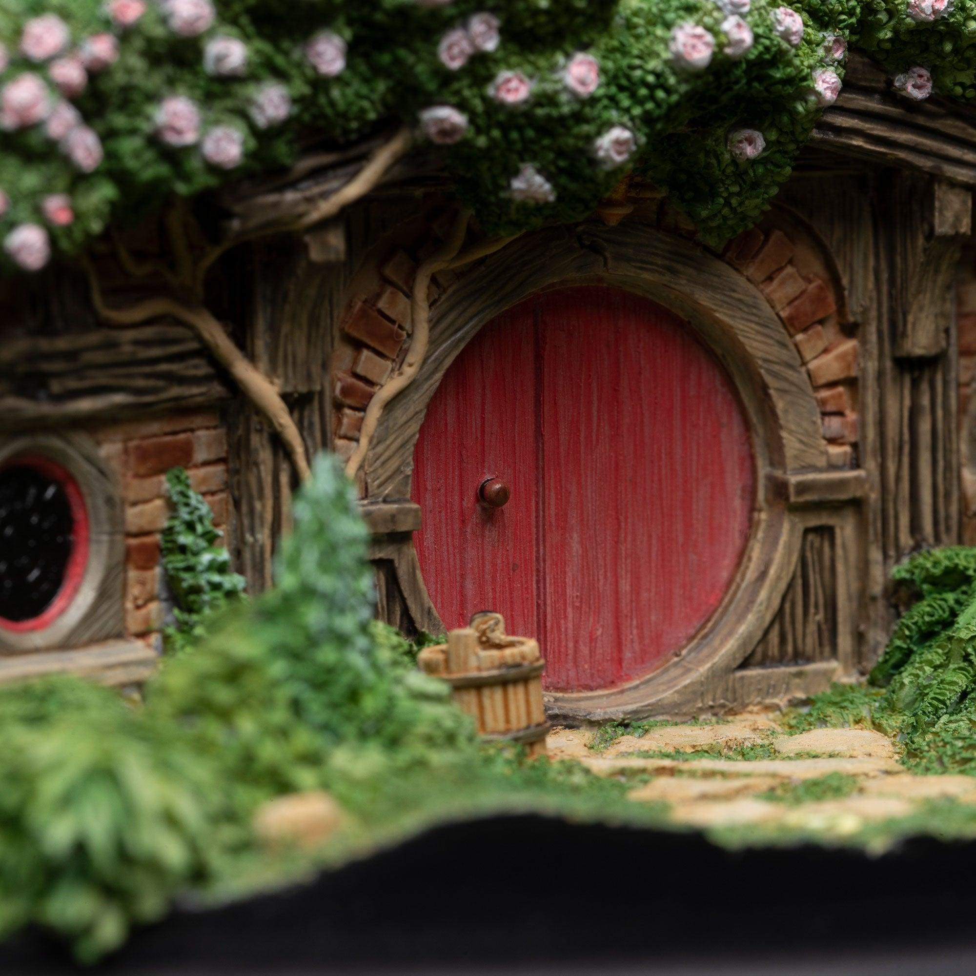 WET04225 The Hobbit - #22 Pine Grove Hobbit Hole Diorama - Weta Workshop - Titan Pop Culture